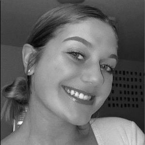 Meet your Posher, Brianna